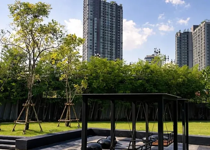アパート The Base With Pool And Gym Access Onnut Bts